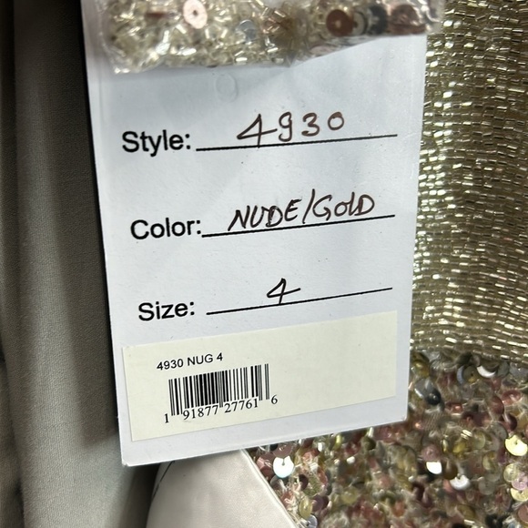 Mac Duggal 4930 SEQUINED SLEEVELESS V NECK COLUMN GOWN - Picture 7 of 8